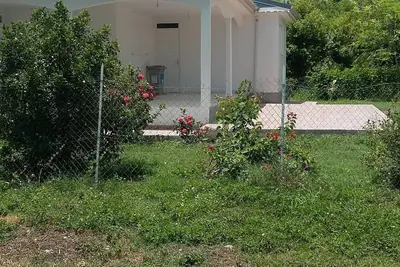 Image de Maison à la campagne et proche de la mer entre Sainte Anne et Saint François