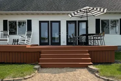 Image de Lake House est proche de Minneapolis, mais loin de votre routine normale.