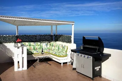 Image de coquet studio vue imprenable sur mer et Teide, quartier tranquille.
