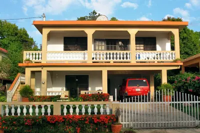 Image de Dos Palmas-3Bdrm, 2Ba, Walk One Block to Caribbean, Malecon, restaurants, etc.