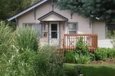 Image de Artisan mignon de Westside, marchez jusqu'au centre-ville, grand garage, vélos de croisière!