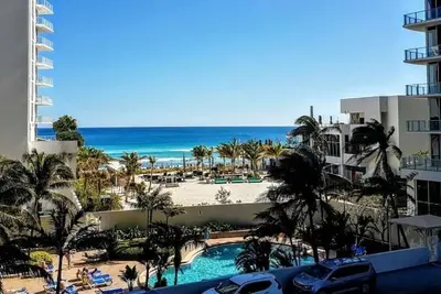 Image de Beautiful Oceanview 2br 2 Appartement de salle de bains