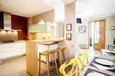 Image de Vues sur la Sagrada Familia depuis un bâtiment moderniste. Maison Pasqual Amorós