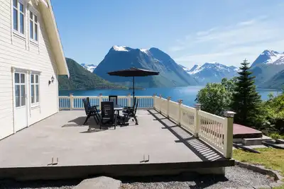 Image de Spectacular Norwegian Fjord with unbeatable view, sauna and hot tub