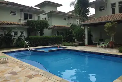Image de Maison En Condominium FERMÉE À Juquehy