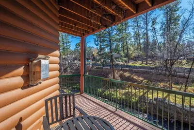 Image de Vous pouvez juste trouver un ours ici!