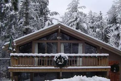 Image de Chalet à Cathedral Ledge. récemment rénové, propre et confortable.