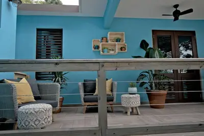 Image de Cocoloba @ Crash Boat Beach - Une expérience unique en bord de plage