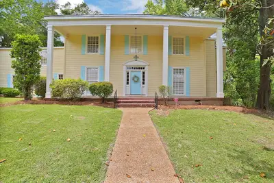 Image de Magnolia Manor: profitez de la plus grande location de vacances à Jackson