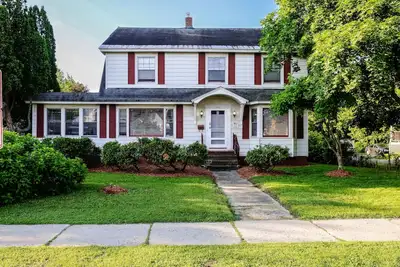 Image de Grande maison Burlington récemment mise à jour, promenade au centre-ville, bord de l'eau, Uvm et hôpital