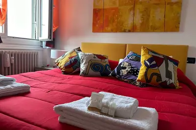Image de Bel Appartement Dans le Quartier de Certosa à Milan, Juste / Expo