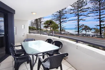Unité 1, The Rocks, 1746 David Low Coolum Beach - 500 Bond