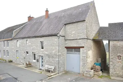 Image de Maison de vacances א Couvin avec terrasse