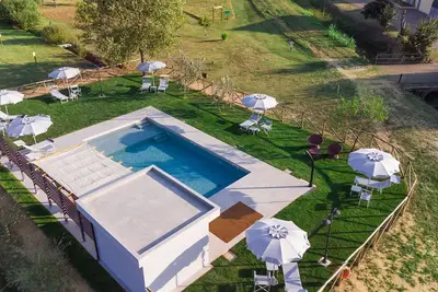 Image de Bel appartement dans une maison de vacances avec Wifi, piscine, climatisation et Tv