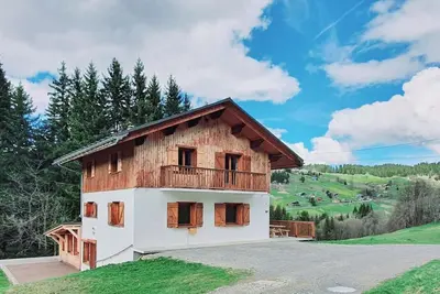 Image de Chalet Varni dans un endroit tranquille et unique près de Megève 10km.