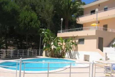 Image de Maison / villa - prés de la mer avec piscine et jardin