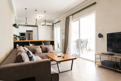 Image de Koukaki central appartement au dernier étage / métro 5 \"