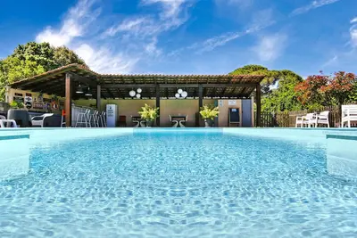 Image de T2 Alivu dans une villa corse, au calme, avec piscine et grand jardin