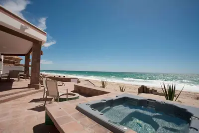 Image de Oceanfront Luxury à Las Conchas, 4 bd / 3 ba, jacuzzi, barbecue, 8 personnes +