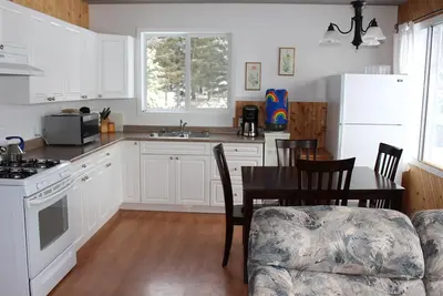 Image de Belle cabine confortable près de Mount Baldy et Osoyoos Bc