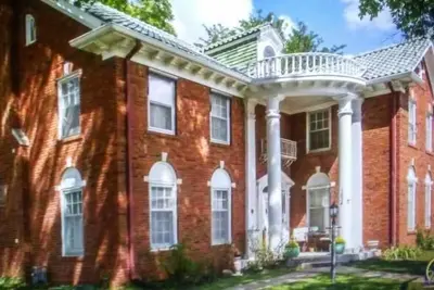 Image de Spacieuse maison historique de 4000 pieds carrés, en face de l'université de Washburn; Près de Expo