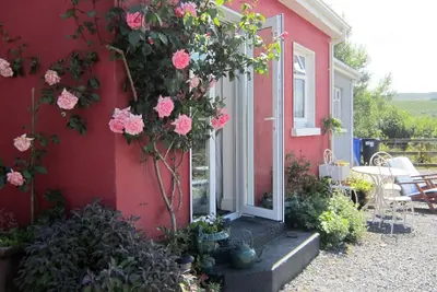 Image de \"A Comfy Cottage à droite de monde de Beatrix Potter\" Animaux acceptés