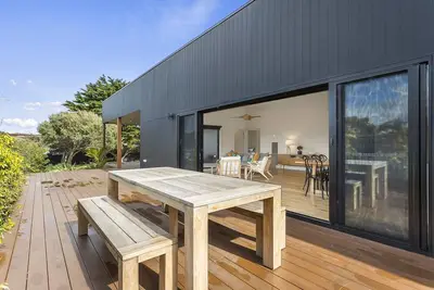 Yaringa: modern beach living - Pet friendly, Wifi