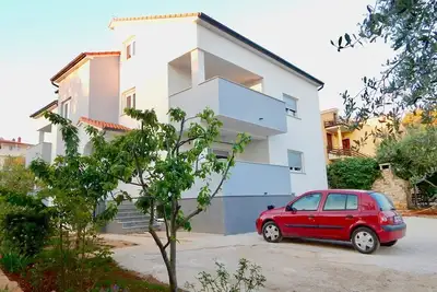 Image de Maison de vacances confortable avec appartements / Magnifique appartement spacieux avec terrasse et grill / A1