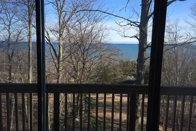 Image de Tunnel des arbres Bluff Cottage avec plage sur le lac Michigan