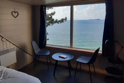 Tredrez Locquemeau: Maisonnette avec vue imprenable sur la mer
