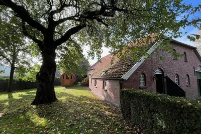 Image de F **** calme et charme - maison de campagne élégamment rénovée avec grand jardin, WiFi