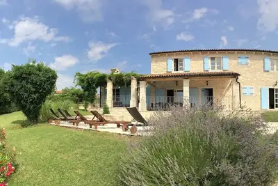 Image de Detached stone villa with stunning views, private pool, Wlan