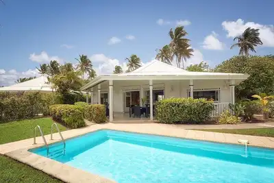 Image de Aloe, villa de standing avec vue mer panoramique à Saint-François en Guadeloupe