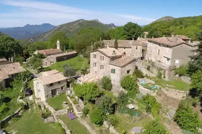Image de Vue exceptionnelle. Maison  située sur les premiers contreforts des Cévennes