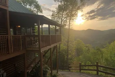 Image de Chalet Smoky Mountain avec 3 chambres et vue