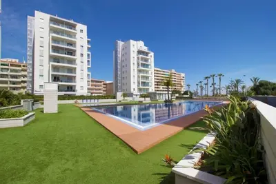 Image de Appartement moderne au rez-de-chaussée avec terrasse de 80 m² + parking à la plage de La Mata