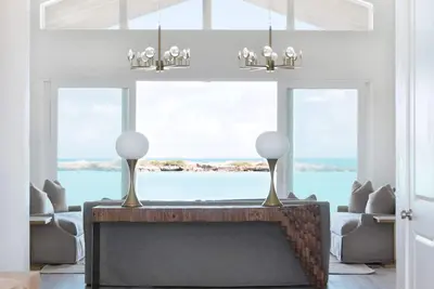 Image de Luxueux 5000 sq ft Villa en bord de mer sur une plage à couper le souffle du cancer