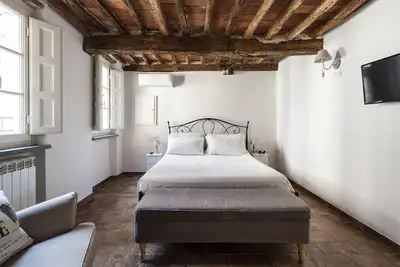 Image de Nouveau 2018 Résidence d'appartements I Pini dans le centre de Lucques pour 2 \\ 4 personnes