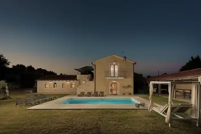Image de Villa Rustica - Villa luxueuse avec piscine privée, tennis de table et fléchettes