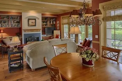 Image de Immense beau chalet de golf! ! 8 personnes