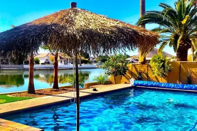 Image de Nouveau! Domaine de luxe au bord du lac avec piscine et putting green