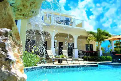 Image de Belle Oceanfront! Private Island Paradise Resort, dans les Caraïbes préservées