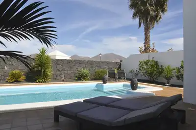 Image de Nouveau: Charmante villa avec vue sur le volcan et la mer