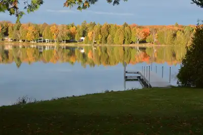Image de Belle cabine au bord du lac - Très bien situé et commodités (canoë, kayak, bateau, etc. )