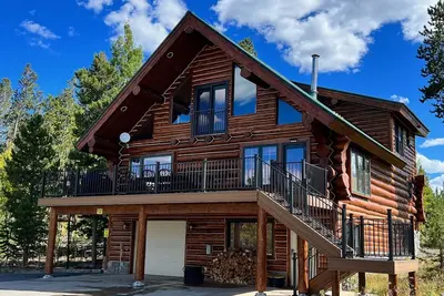 Image de Fabulous Log Home - 2 Chambres Master!