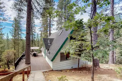 Image de Nouvelle Liste! A-Frame de charme pour les chiens avec piscine partagée et WiFi gratuit