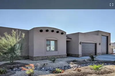 Image de Maison neuve! <br>Style de Santa Fe! <br>Parking pour gros bateaux!