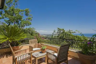 Image de Merveilleuse maison de vacances privée avec Wifi, Tv, terrasse, animaux admis et parking