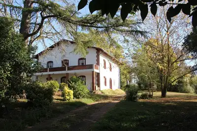 Image de Maison de campagne de 300m2, avec grand  lac et parc pour 12 a 14 personnes