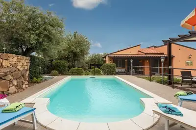 Image de Magnifique maison de vacances privée avec piscine privée, climatisation, Wifi, Tv, patio, parking